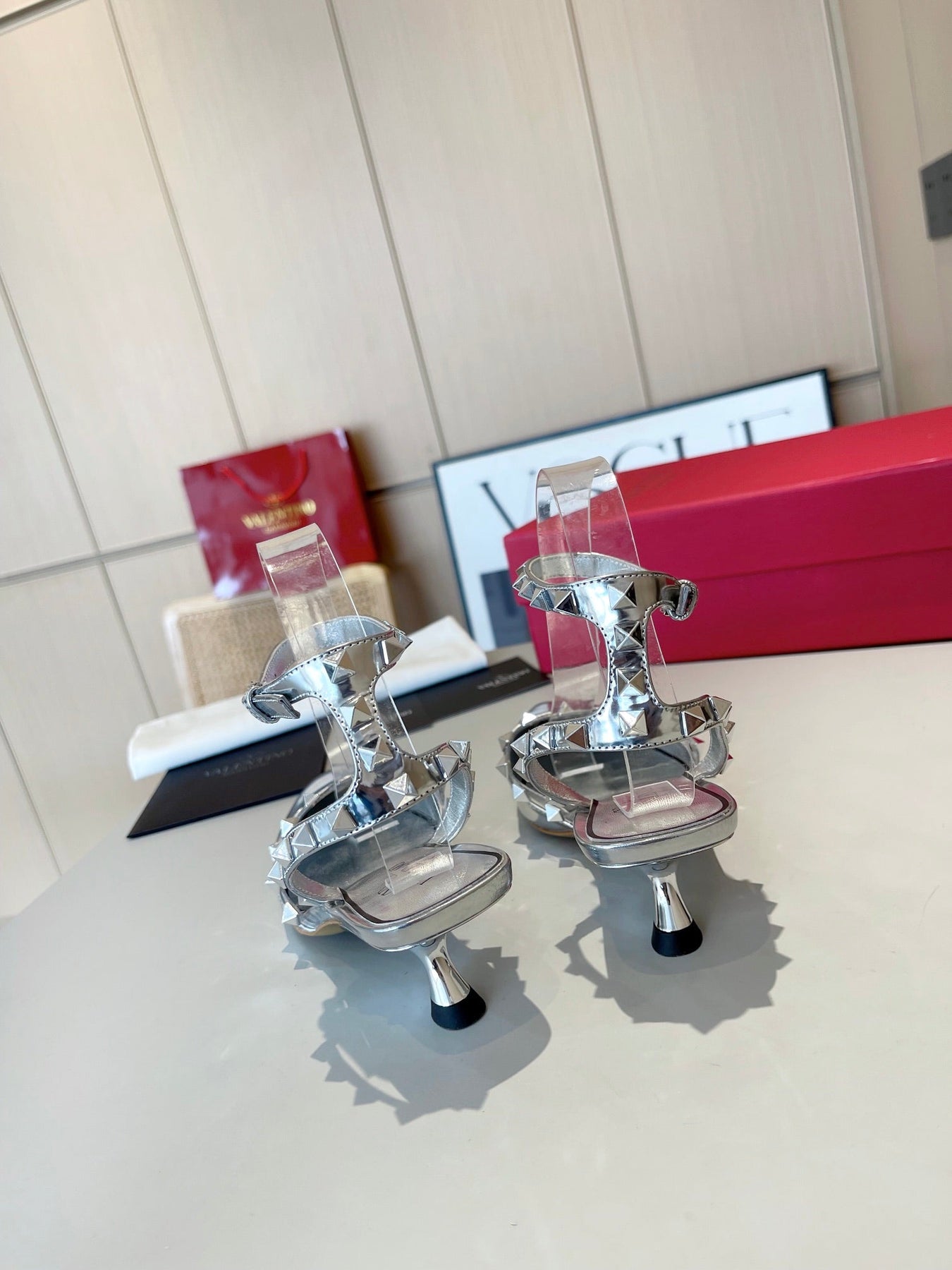 ROCKSTUD CAGED SLINGBACKS 5 CM IN SILVER CALFSKIN