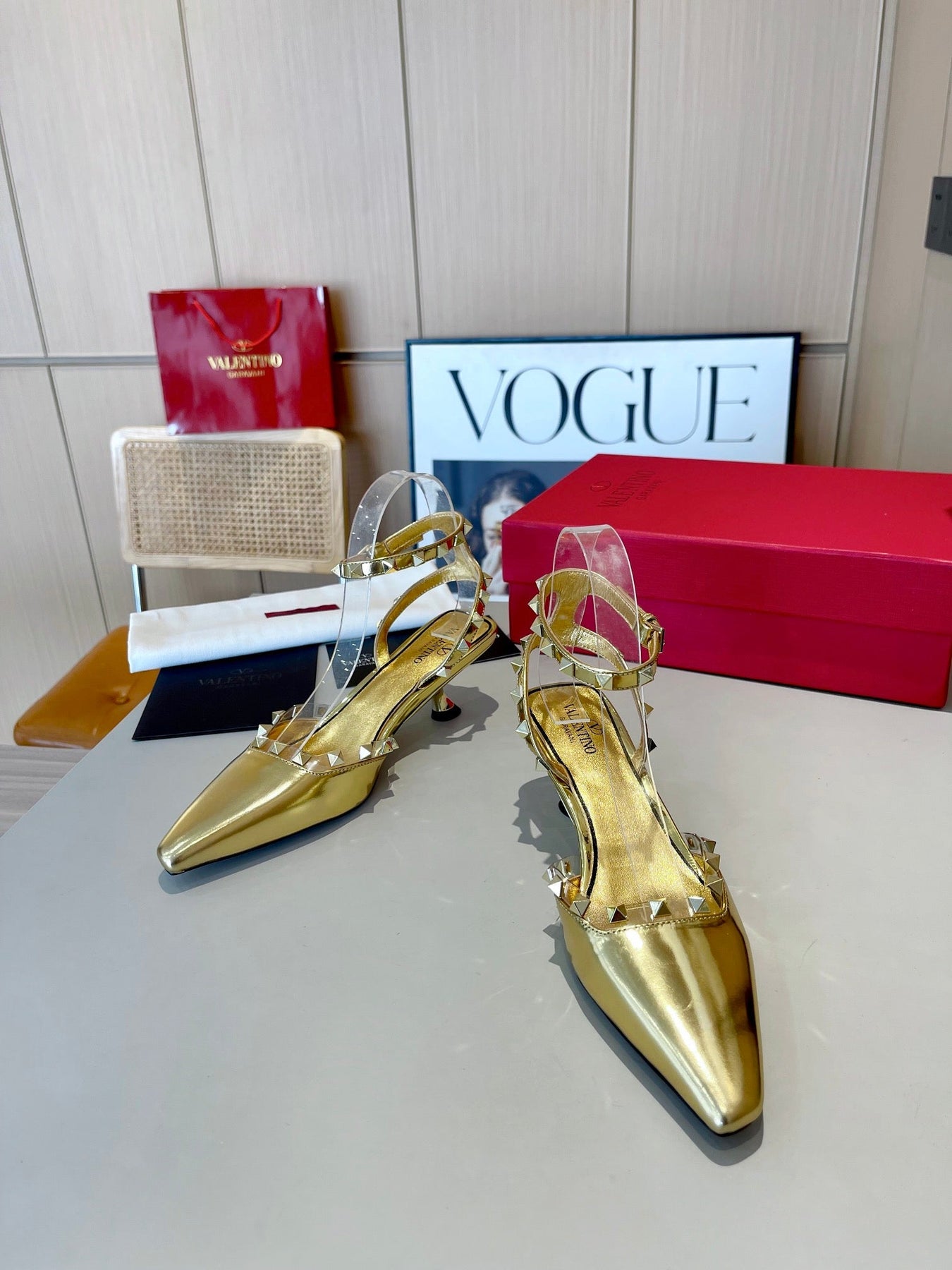 ROCKSTUD CAGED SLINGBACKS 5 CM IN GOLD CALFSKIN