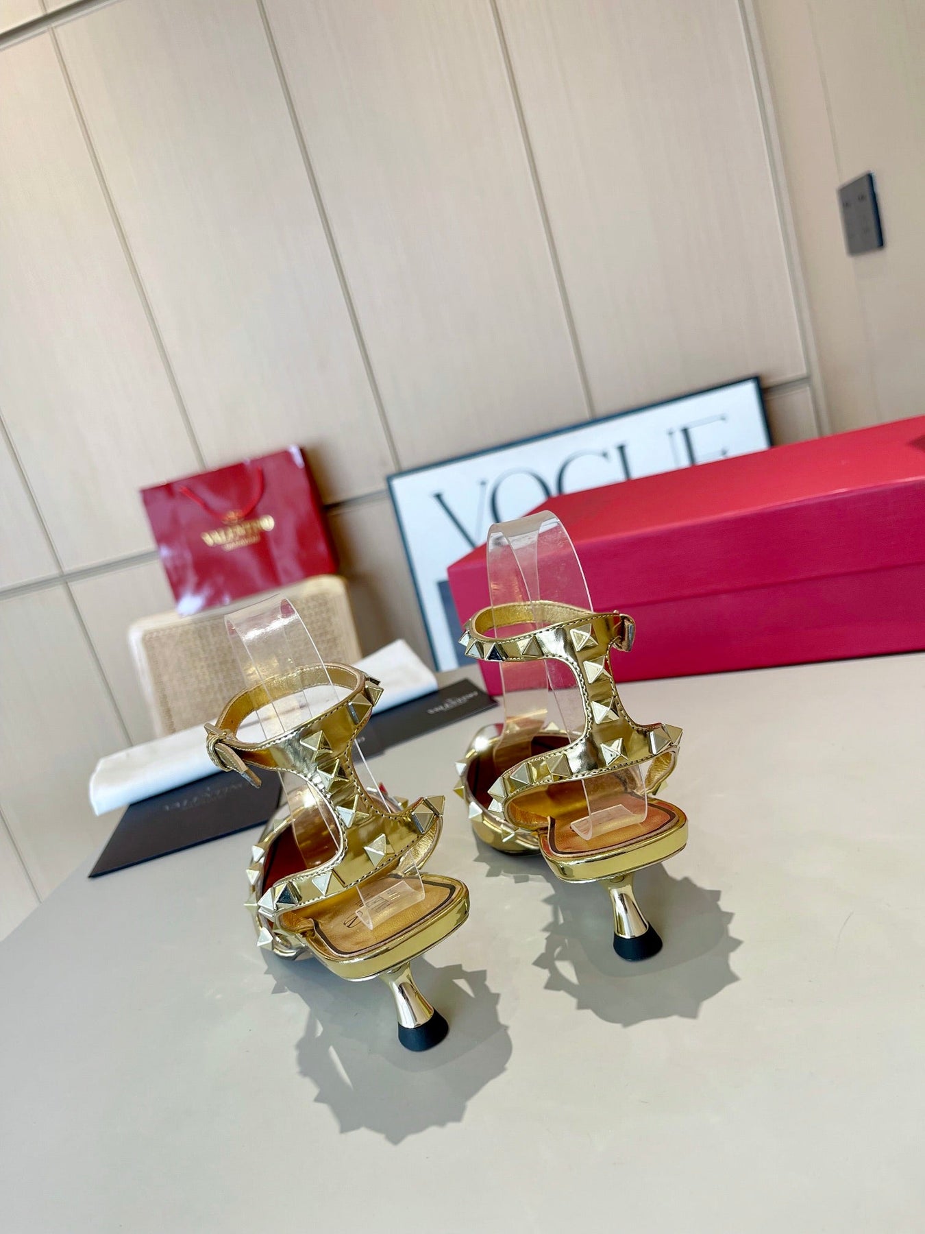 ROCKSTUD CAGED SLINGBACKS 5 CM IN GOLD CALFSKIN