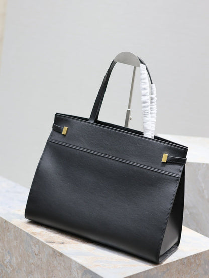 MANHATTAN SHOPPING BAG 40 IN BLACK SMOOTH LAMBSKIN GOLD BUCKLE