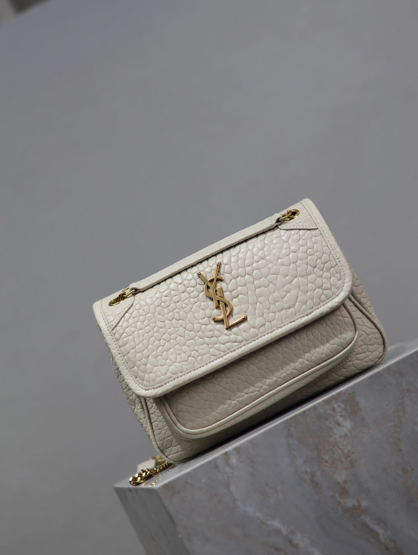 NIKI BABY 22 IN WHITE ELEPHANT PATTERN LAMBSKIN GOLD LOGO