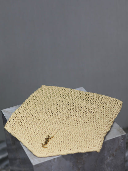 ENVELOPE CLUTCH 29 IN BEIGE RAFFIA