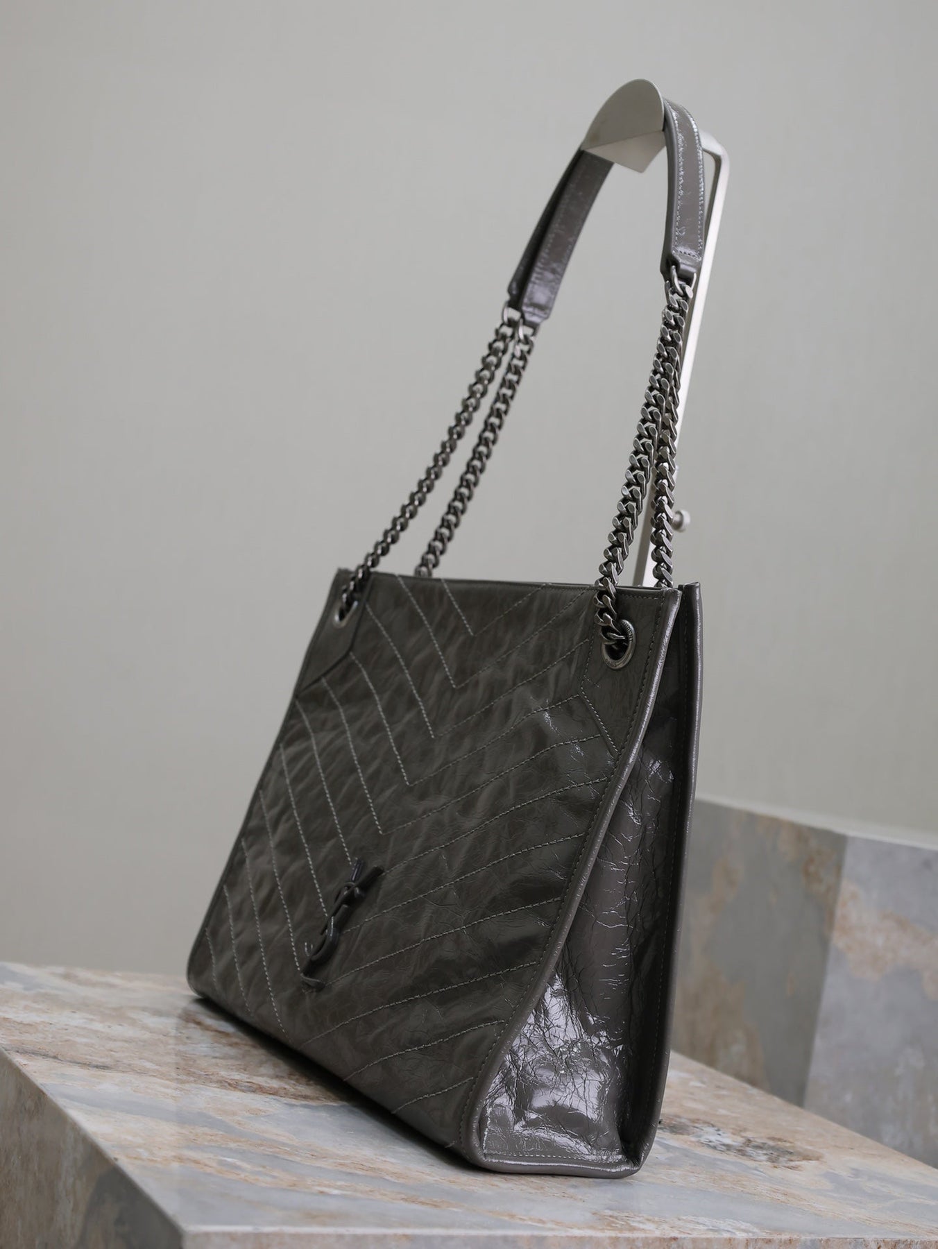 NIKI SHOPPING BAG 33 IN GRAY CRUMPLED CALFSKIN