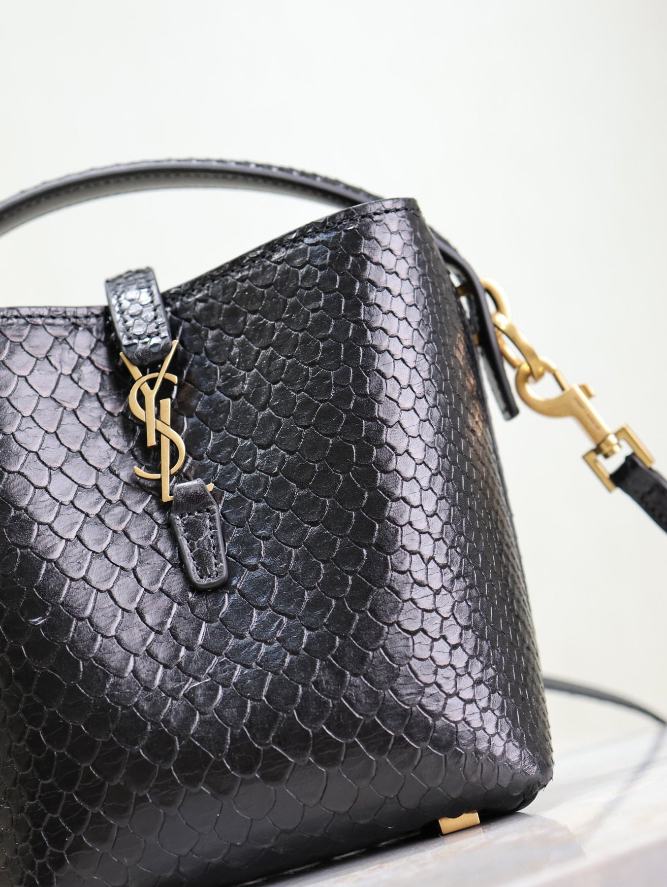 LE 37 MINI BAG 15 IN BLACK SNAKE PATTERN CALFSKIN