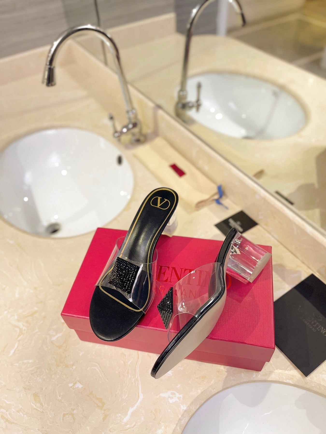 HIGH MULE 60MM IN BLACK SHEEPSKIN AND TRANSPARENT PVC