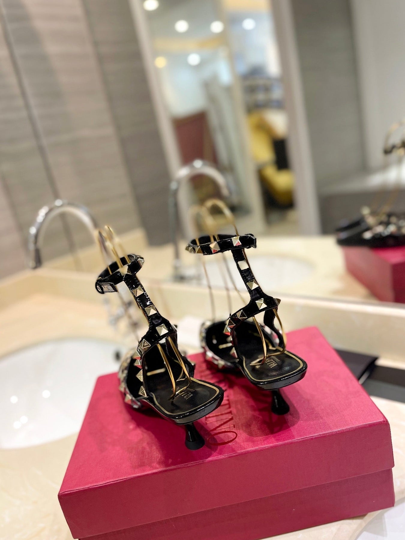 ROCKSTUD SLINGBACK IN BLACK CALFSKIN 50MM