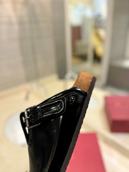 FUSSFRIEND BLACK PATENT CALFSKIN LEATHER SABOT