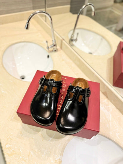 FUSSFRIEND BLACK PATENT CALFSKIN LEATHER SABOT