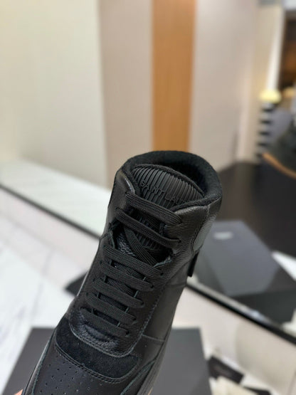 MID-TOP SNEAKERS IN BLACK PERFORATED LAMBSKIN