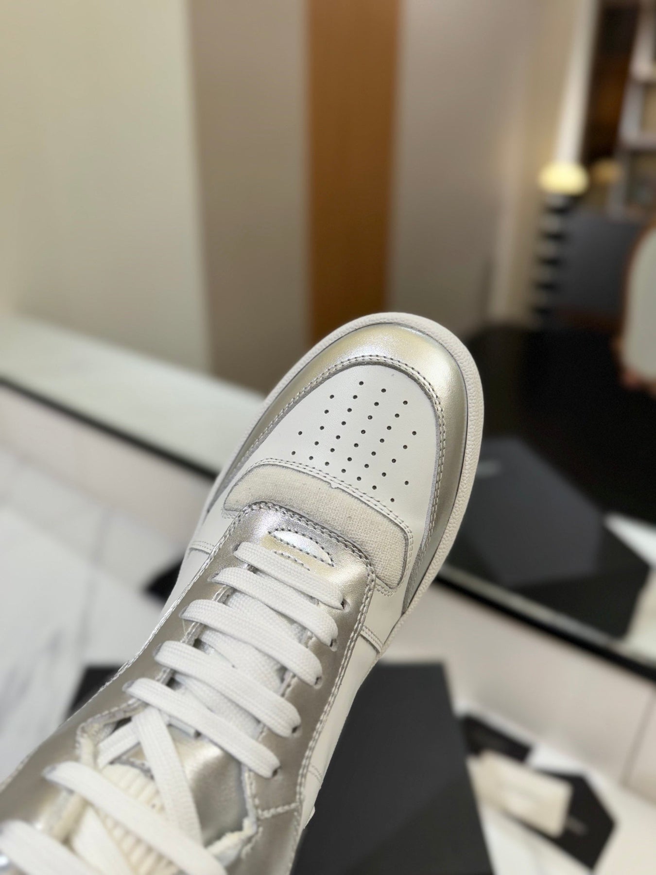 MID-TOP SNEAKERS IN SILVER MIX WHITE LAMBSKIN