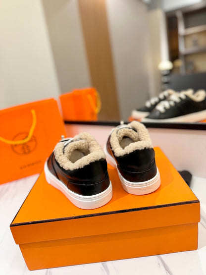 DAY SNEAKER IN BLACK CALFSKIN AND FLEECE LINING