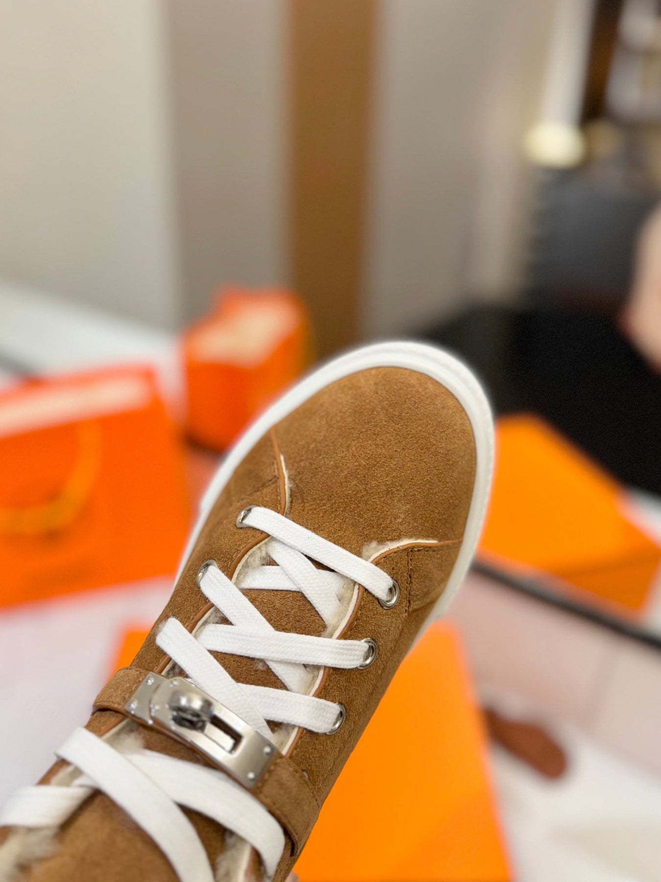 CHEALSEA BOOTS IN BRONZE BROWN SUEDE AND FLEECE LINING