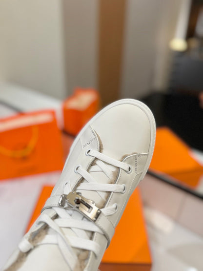 CHEALSEA BOOTS IN WHITE CALFSKIN AND FLEECE LINING