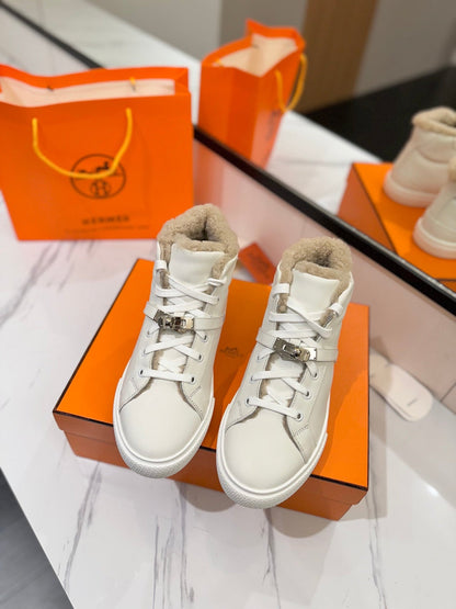 CHEALSEA BOOTS IN WHITE CALFSKIN AND FLEECE LINING