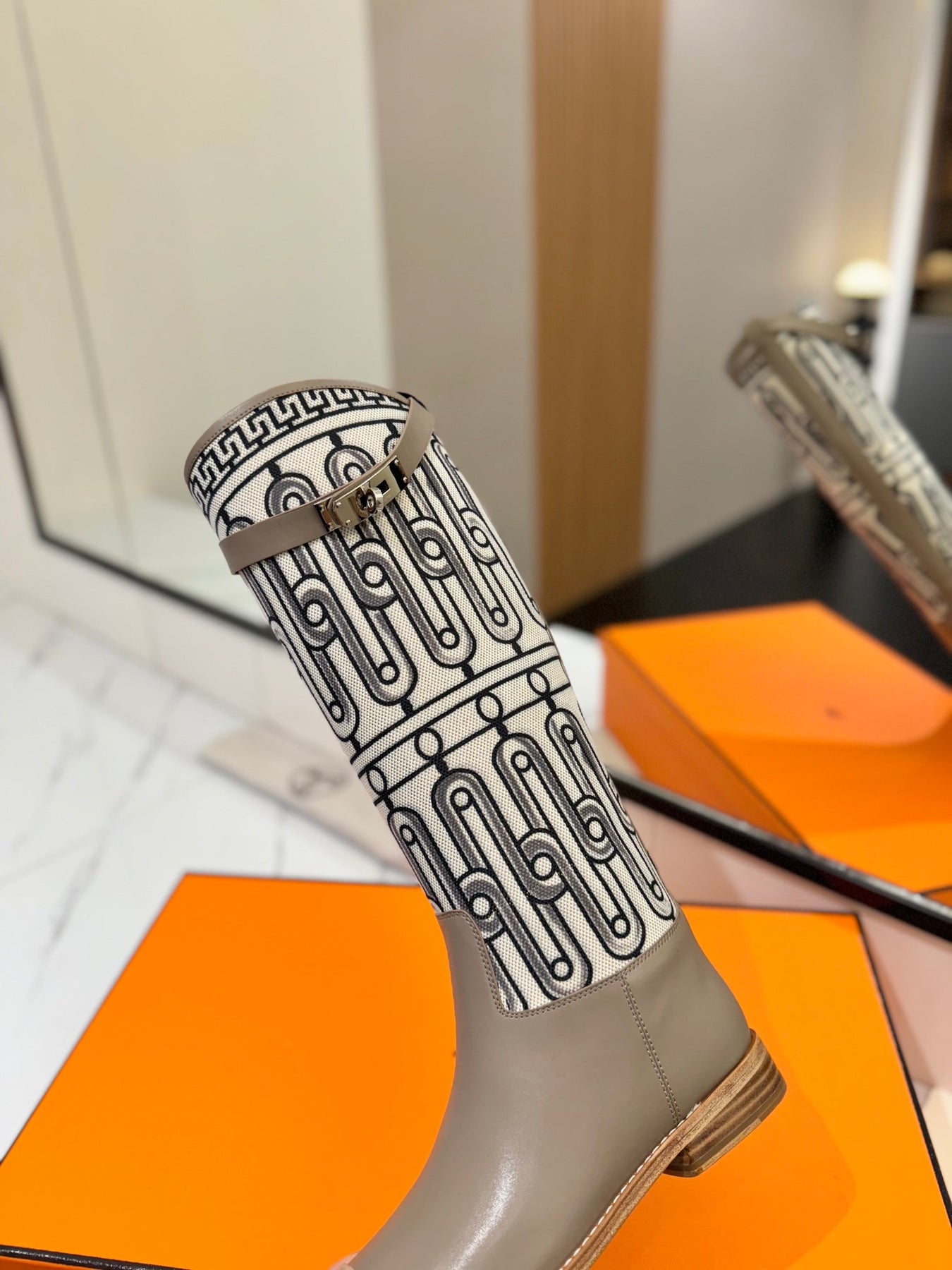 JUMPING BOOT 2 CM IN PASTEL GRAY CALFSKIN AND BLACK MIX WHITE FABRIC