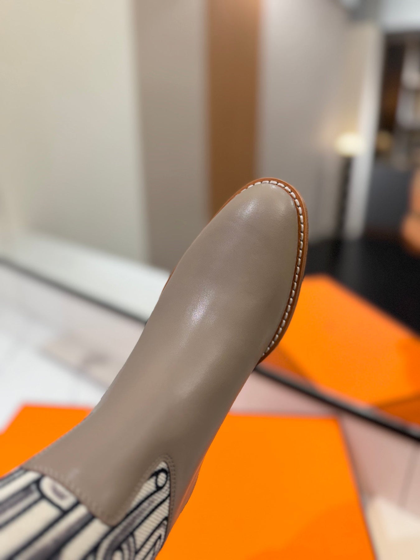 JUMPING BOOT 2 CM IN PASTEL GRAY CALFSKIN AND BLACK MIX WHITE FABRIC