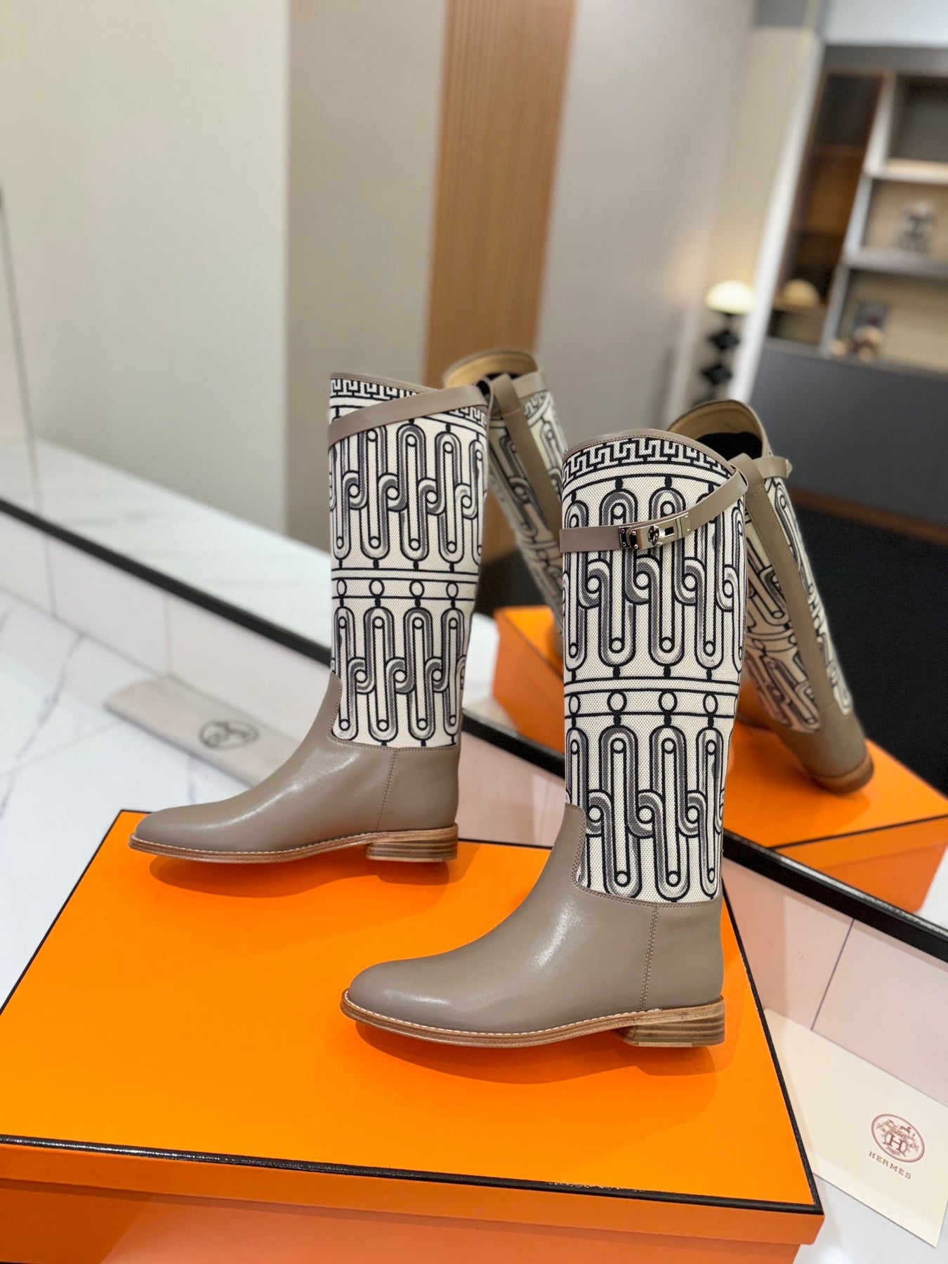 JUMPING BOOT 2 CM IN PASTEL GRAY CALFSKIN AND BLACK MIX WHITE FABRIC