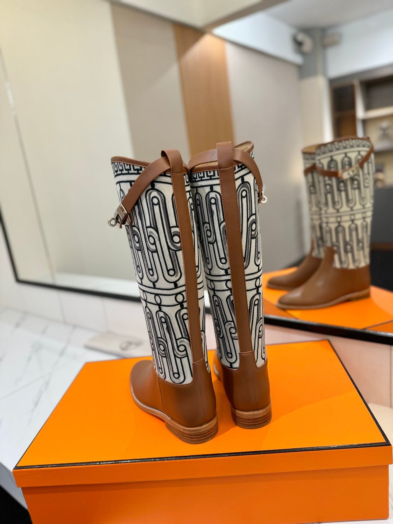 JUMPING BOOT 2 CM IN BRONZE BROWN CALFSKIN AND BLACK MIX WHITE FABRIC