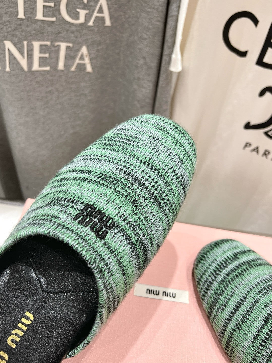 KNITTED MULES IN LIGHT GREEN MIX BLACK WOOL