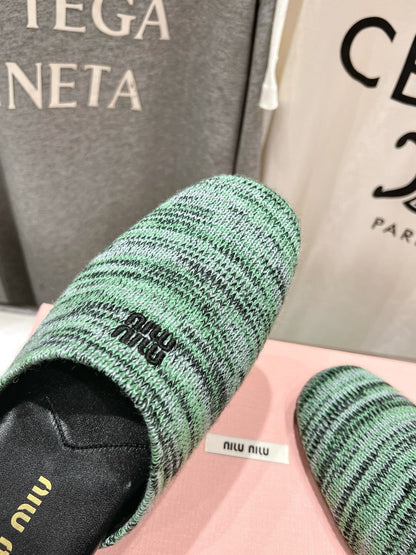 KNITTED MULES IN LIGHT GREEN MIX BLACK WOOL