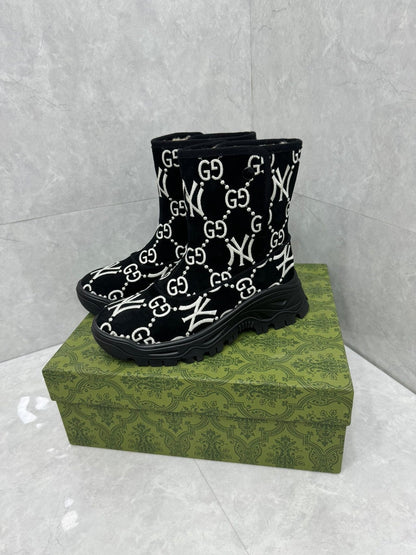 GG&NY SNOW BOOTS IN BLACK SUEDE AND WOOL LINING