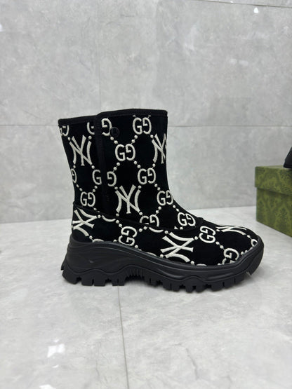 GG&NY SNOW BOOTS IN BLACK SUEDE AND WOOL LINING