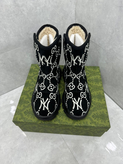 GG&NY SNOW BOOTS IN BLACK SUEDE AND WOOL LINING