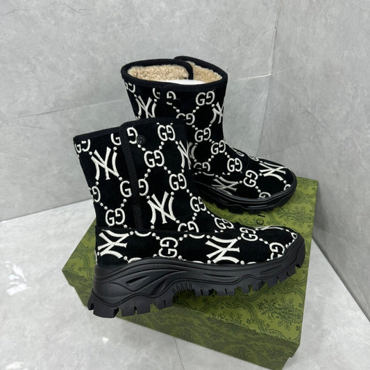 GG&NY SNOW BOOTS IN BLACK SUEDE AND WOOL LINING
