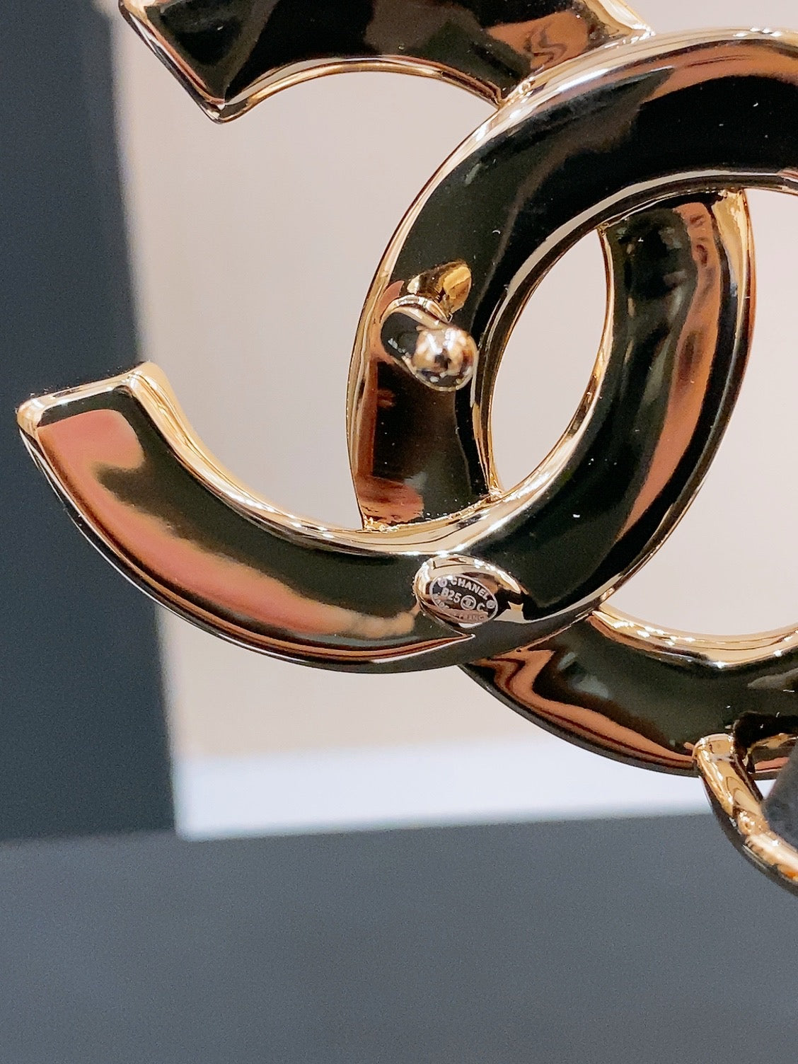 DOUBLE C BELT 30MM IN BLACK QUILTED LAMBSKIN WITH GOLD RESIN BUCKLE ENGRAVED LOGO