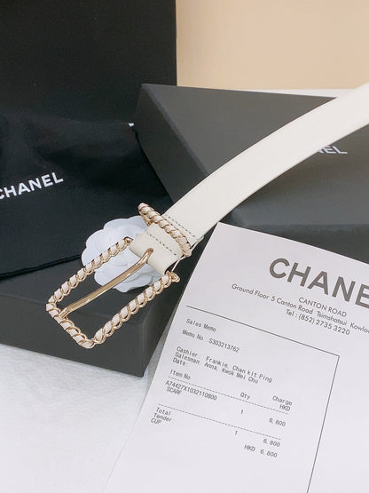 BELT 30MM IN BLACK AND WHITE CALFSKIN WITH INTERWOVEN GOLD CHAIN BUCKLE