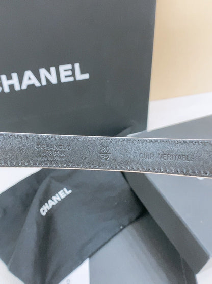 DOUBLE C BELT 20MM IN WHITE CALFSKIN WITH QUILTED STITCHING SPIRAL SILVER BUCKLE