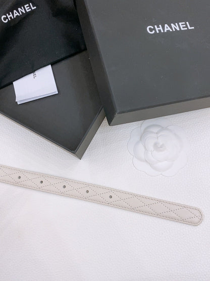 DOUBLE C BELT 20MM IN WHITE CALFSKIN WITH QUILTED STITCHING SPIRAL GOLD BUCKLE