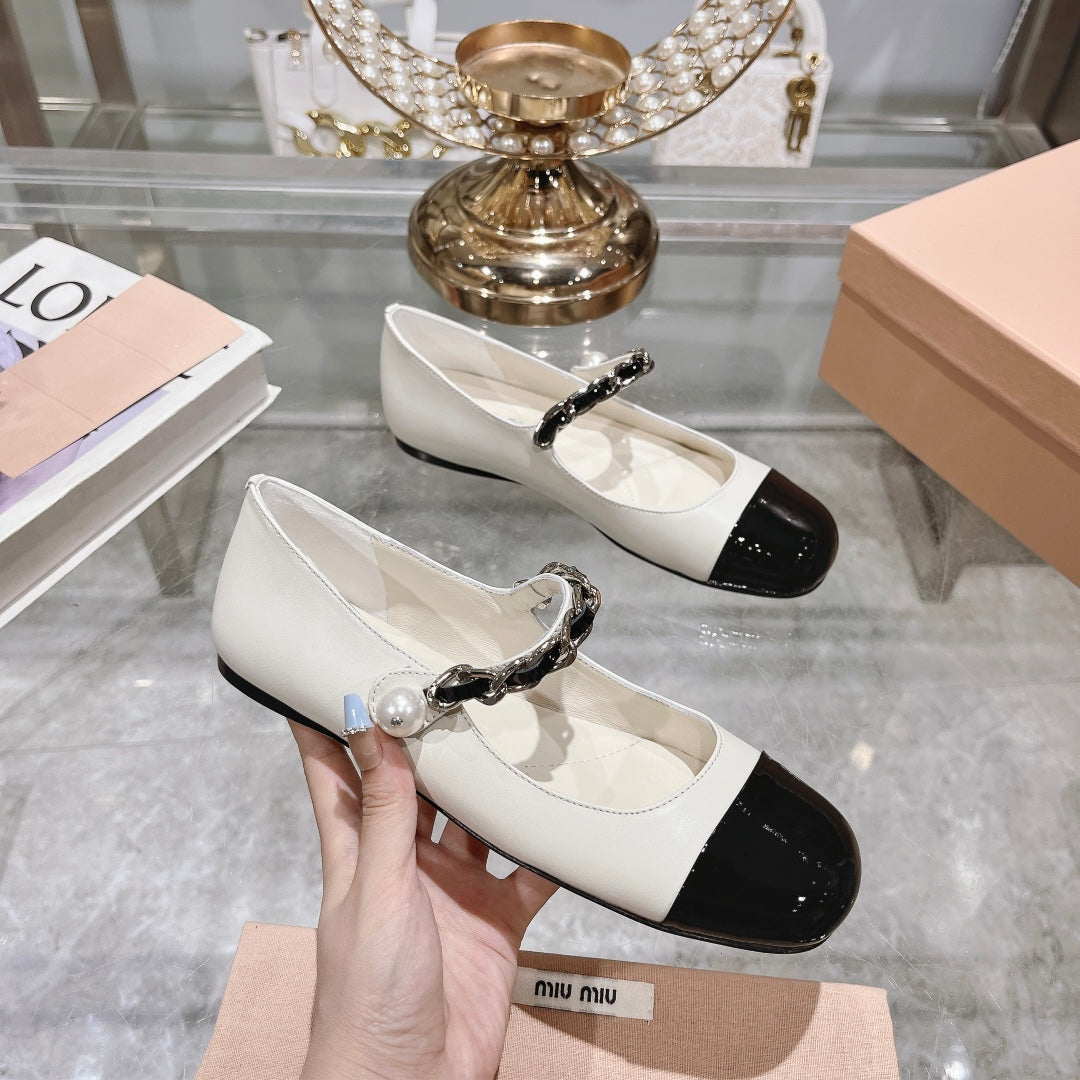 MARY JANE SANDAL CAP TOE WHITE SHEEPSKIN