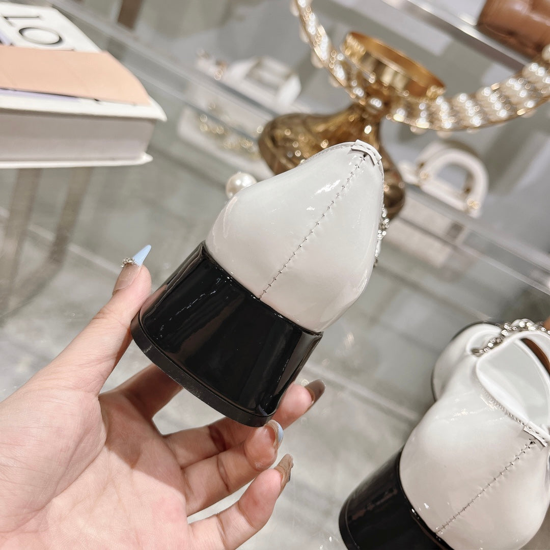 MARY JANE SANDAL CAP TOE WHITE SHEEPSKIN - MID HEEL