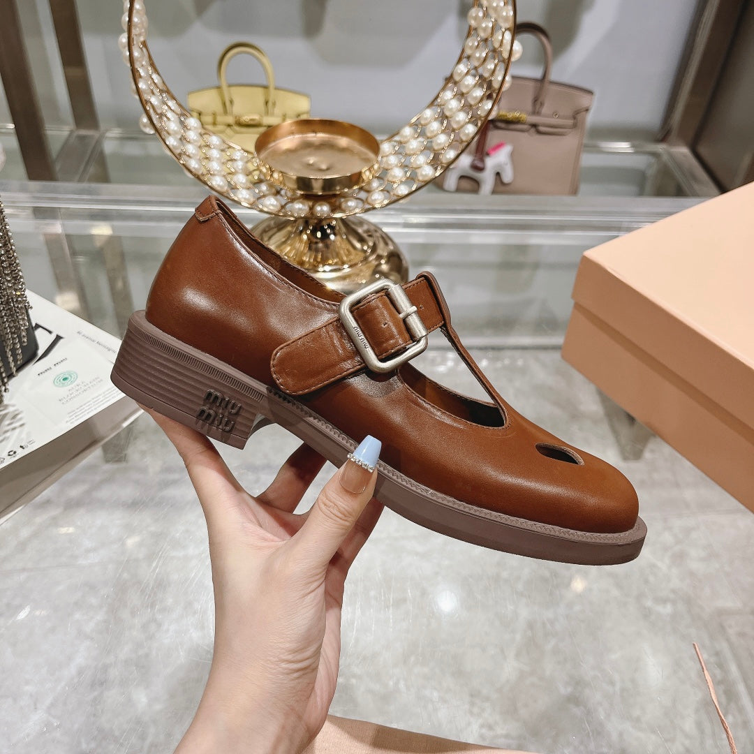 SANDAL CHESTNUT COLOR COWHIDE WITH STYLIZED T-STRING