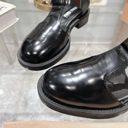 Sandal Black Cowhide With T-string