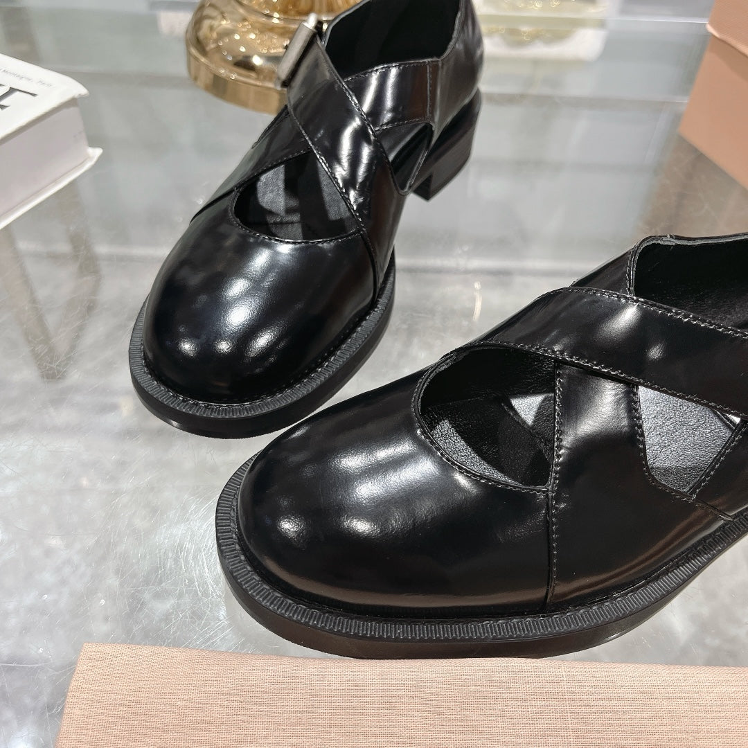 Sandal Black Cowhide With Cross-strap