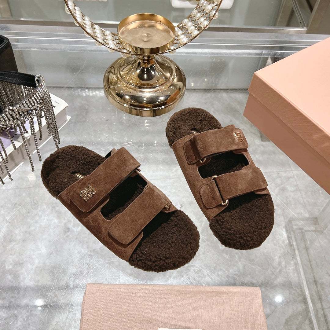 SANDAL SLIDES IN COCOA BROWN SUEDE AND SHEARLING LINING