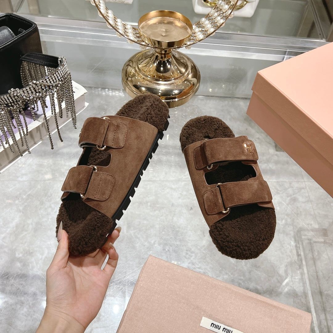 SANDAL SLIDES IN COCOA BROWN SUEDE AND SHEARLING LINING