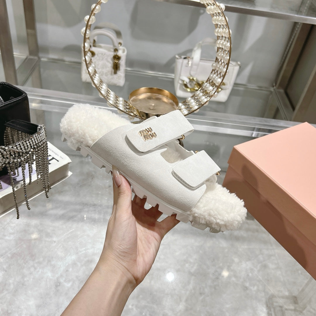 SANDAL SLIDES IN WHITE SUEDE AND SHEARLING LINING