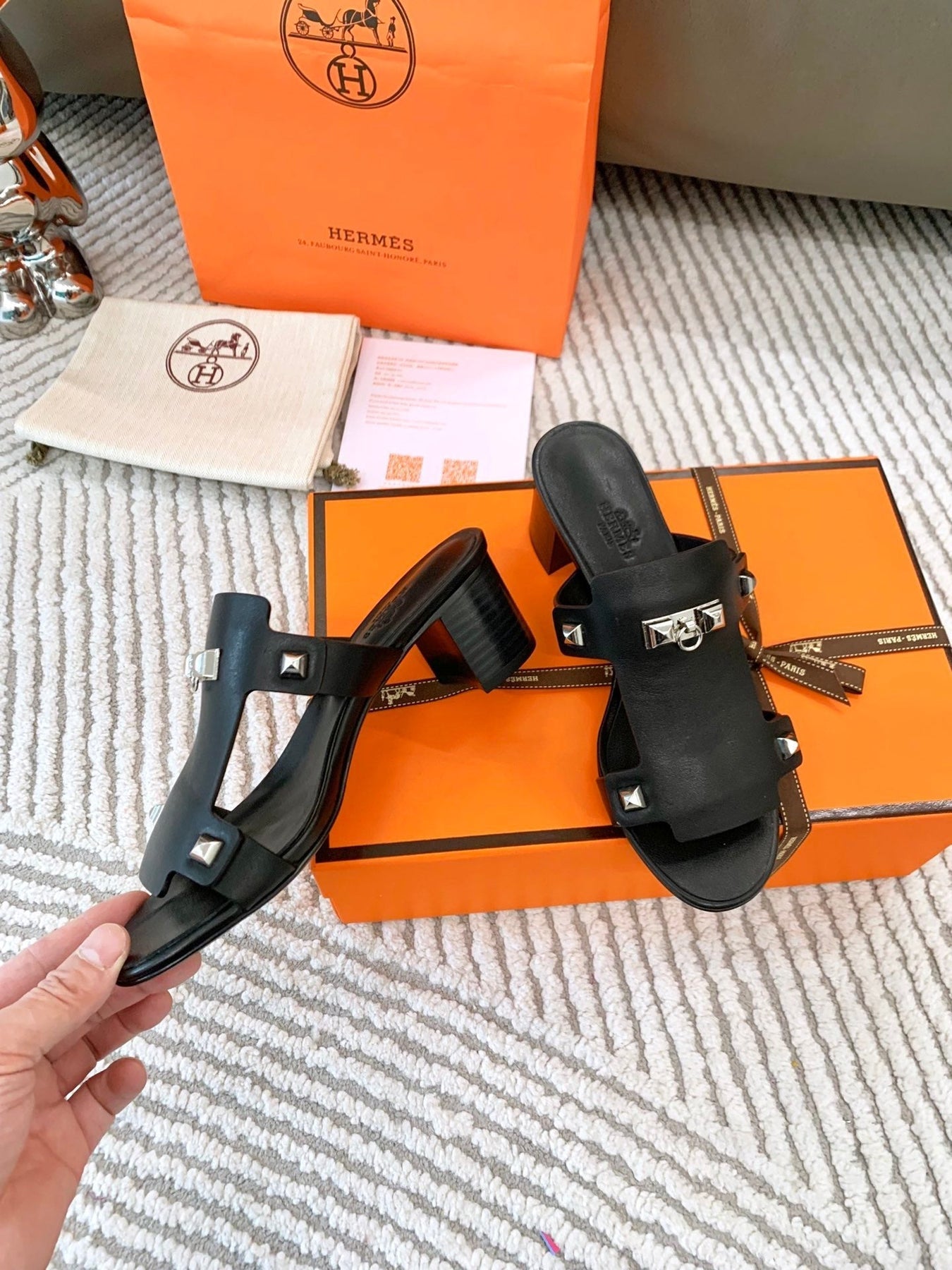 INVINCIBLE 50 SANDAL IN BLACK CALFSKIN