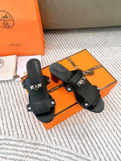 INVINCIBLE 50 SANDAL IN BLACK CALFSKIN