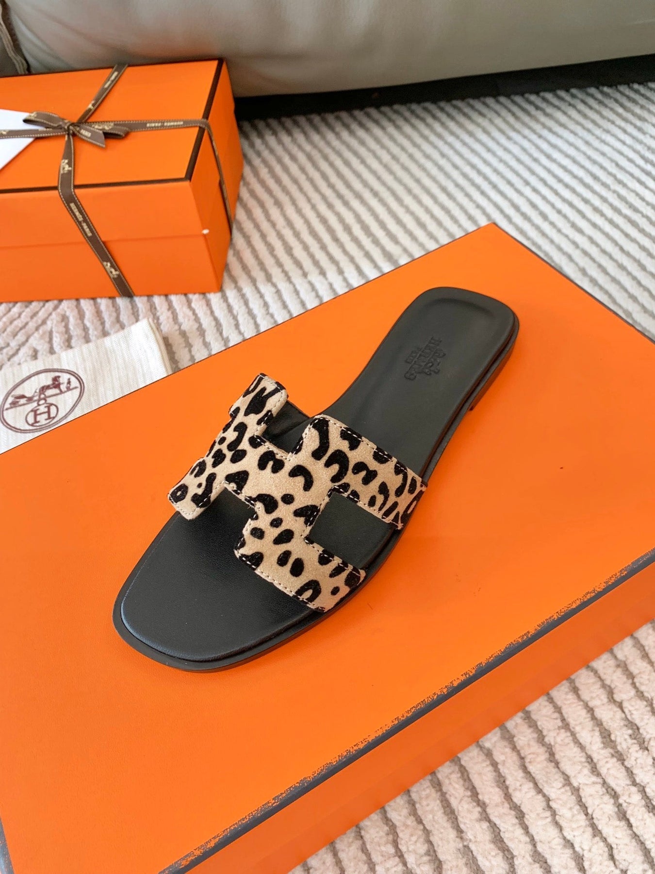 ORAN SANDAL IN CAMEL BROWN MIX BLACK SUEDE