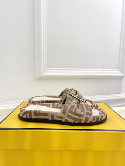 FENDI FLAT SLIPPER IN BROWN MONOGRAM JACQUARD FABRIC WITH GOLD HARDWARE