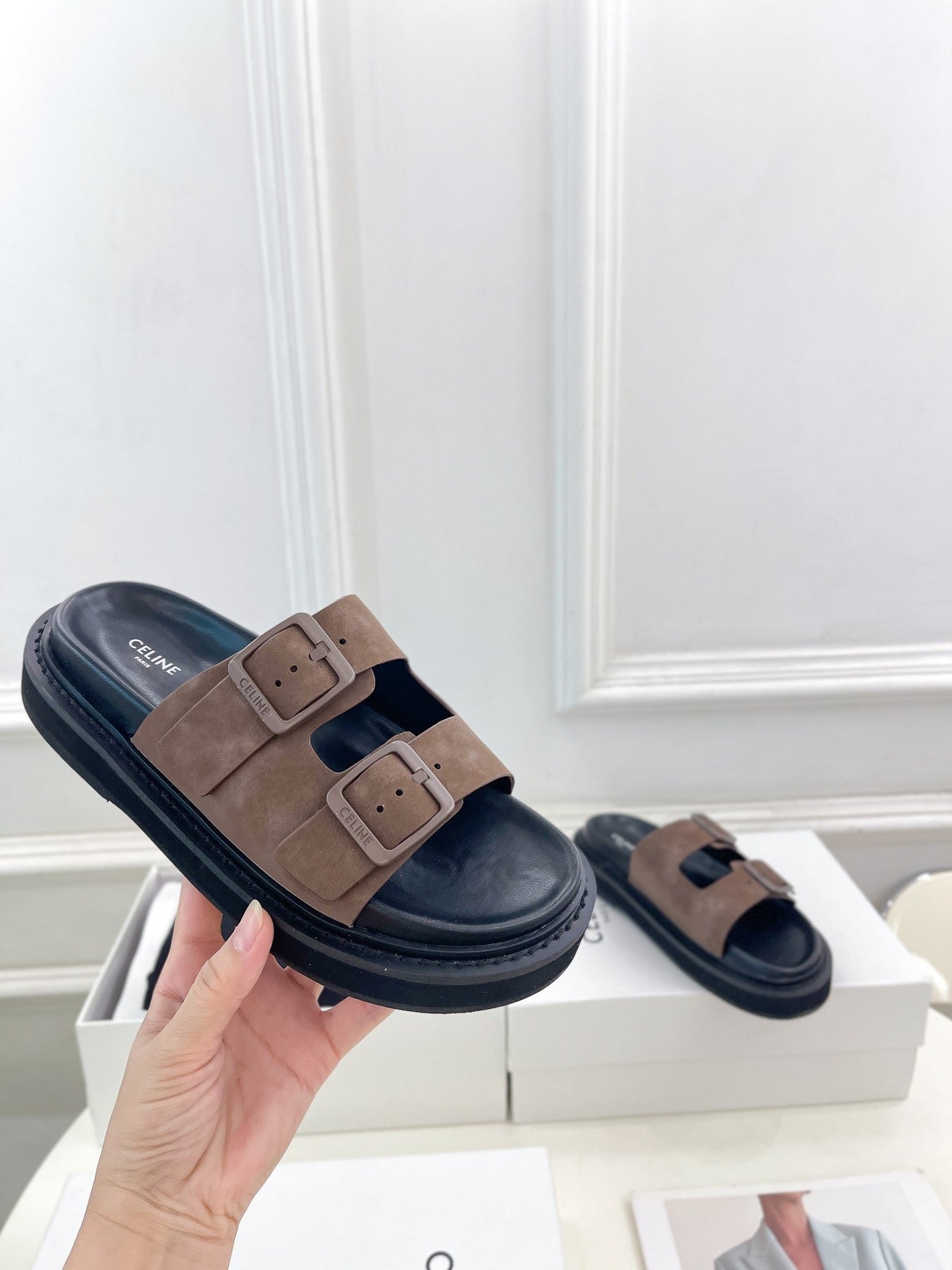 DAD SANDAL MULE IN MEIDUM BROWN SUEDE