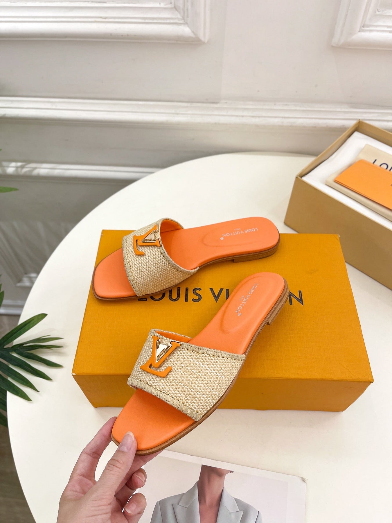 LV WOMEN CAPRI FLAT MULES IN TIGER ORANGE LEATHER AND RAFFIA