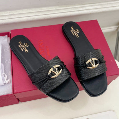 GARAVANI V LOGO SIGNATURE SLIDE IN BLACK RAFFIA AND CALFSKIN