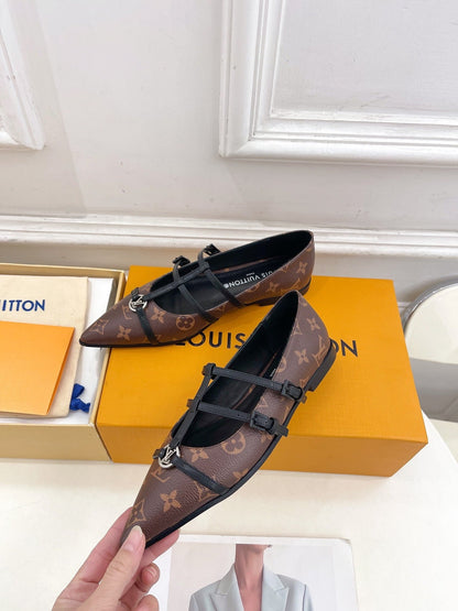 POINTED FLAT SHOES IN CHOCOLATE BROWN MONOGRAM CALFSKIN