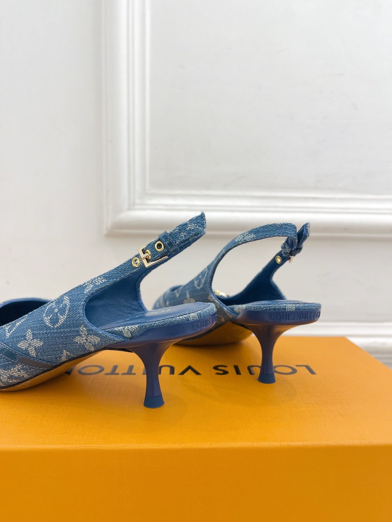 HIGH SLINGBACKS 5 CM IN CLASSIC BLUE MONOGRAM DENIM FABRIC