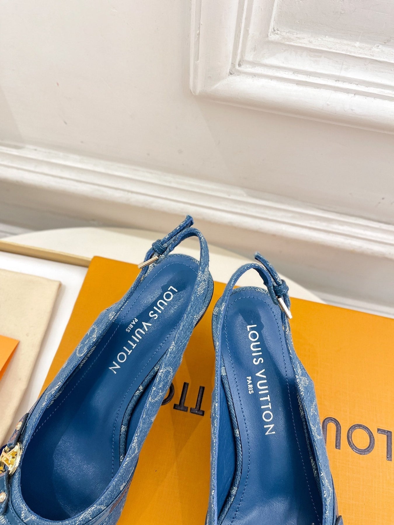 HIGH SLINGBACKS 5 CM IN CLASSIC BLUE MONOGRAM DENIM FABRIC